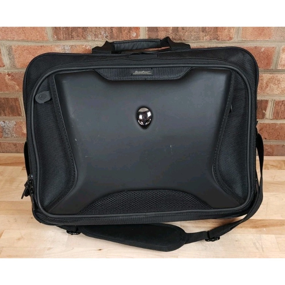 Alienware Orion ScanFast Messenger Bag for 17.3" Laptop Black Nylon